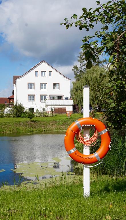 Das Haus Am Teich Gross Grabow Exterior foto